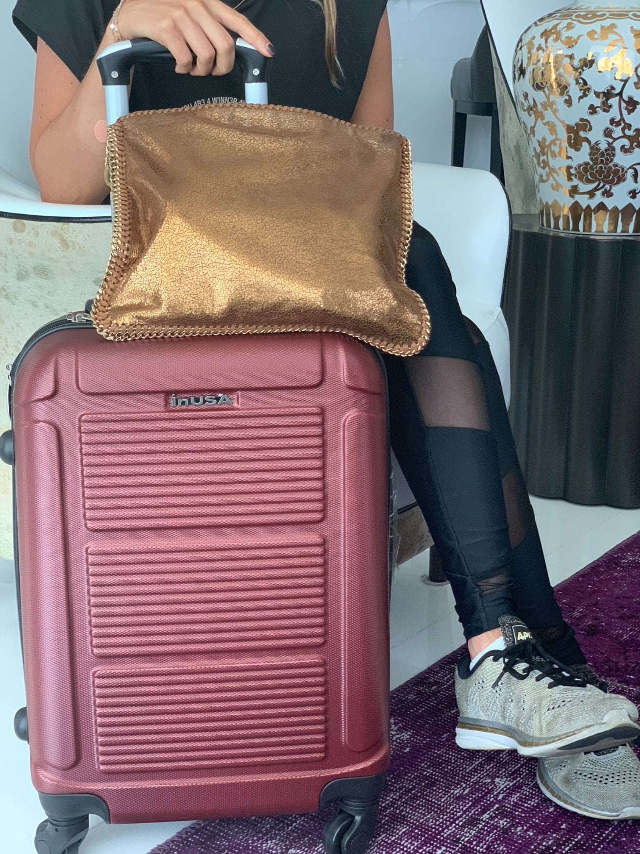 InUSA Pilot 24" Hardside Lightweight Luggage with Spinner Wheels, Handle, and Trolley, Wine