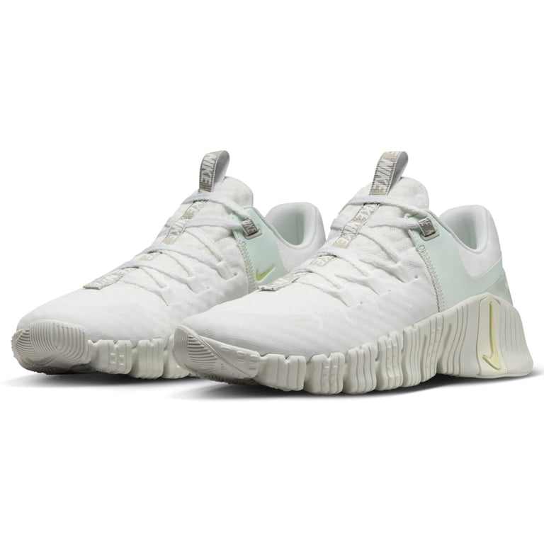 Nike Free Metcon 5 Premium Women's Workout Shoes (FJ1548-100