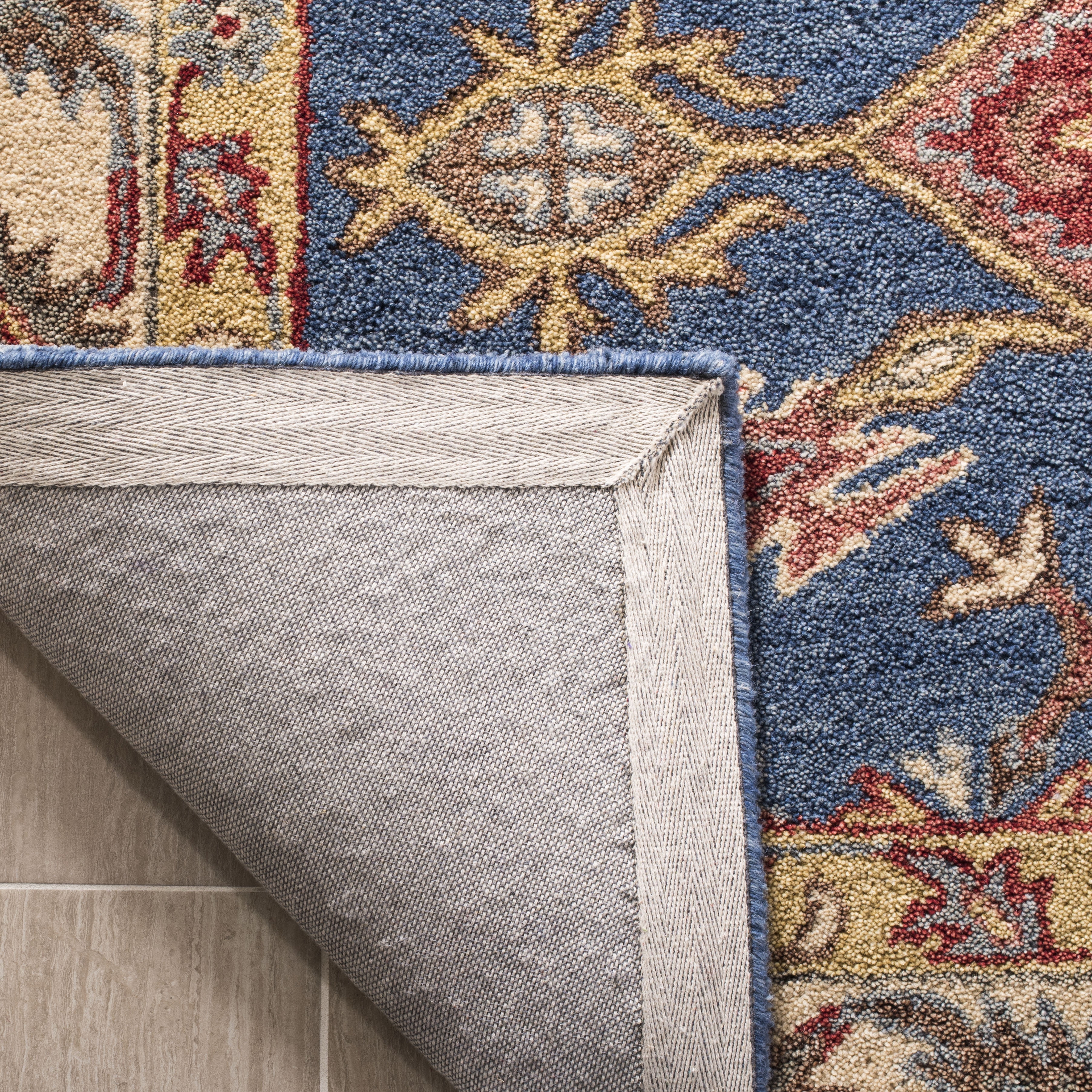 SAFAVIEH Antiquity Sydney Traditional Wool Area Rug, Blue/Red, 6' x 6' Round