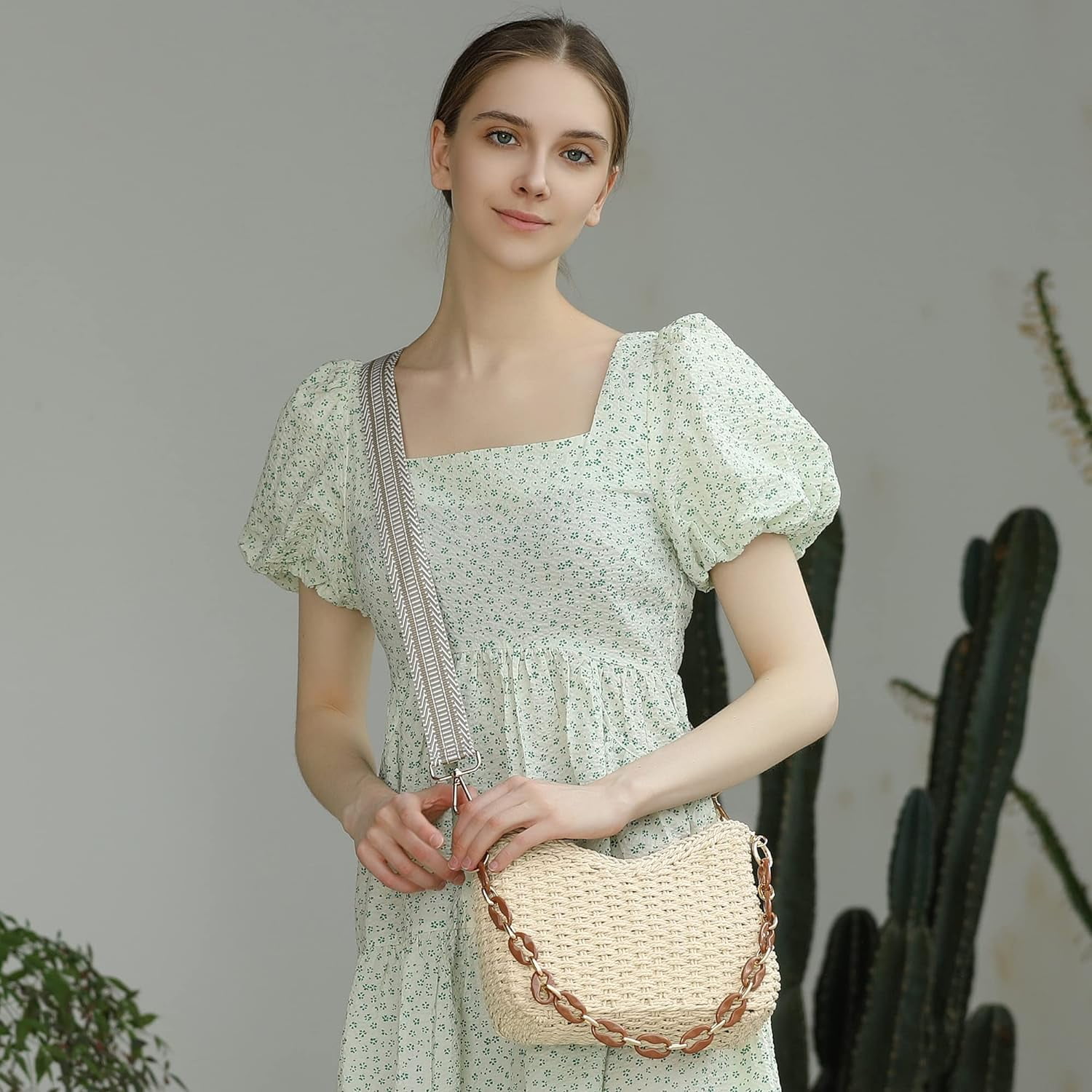 Small Handmade Straw Pocketbook Crossbody Bag for Women, Summer Chic Woven Handbag Shoulder Purse with Chain
