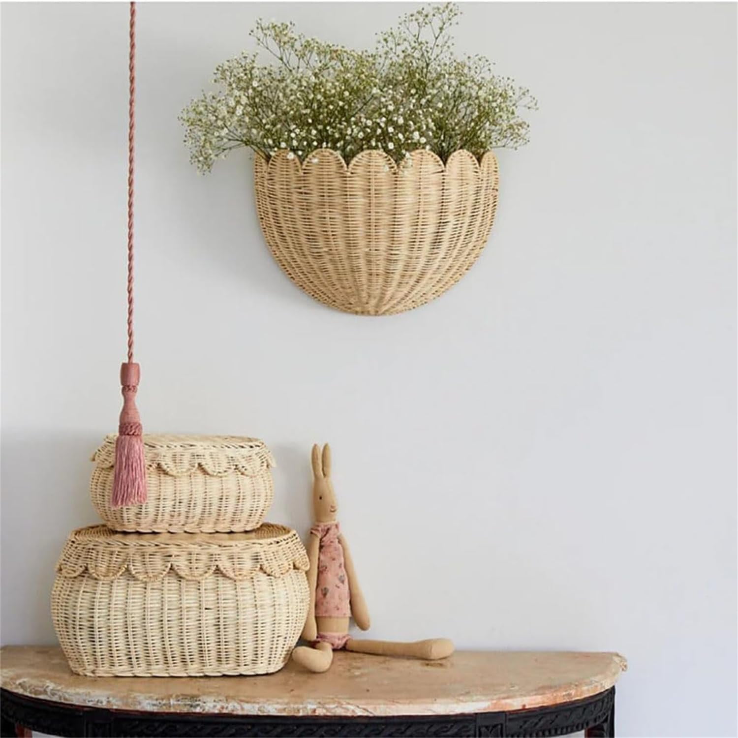 Scalloped Wall Basket - Scalloped Hanging Wicker Baskets for Wall, Hand Scalloped Wicker Wall Basket Home Decor for Entryway, Kitchen, Office, Living Room