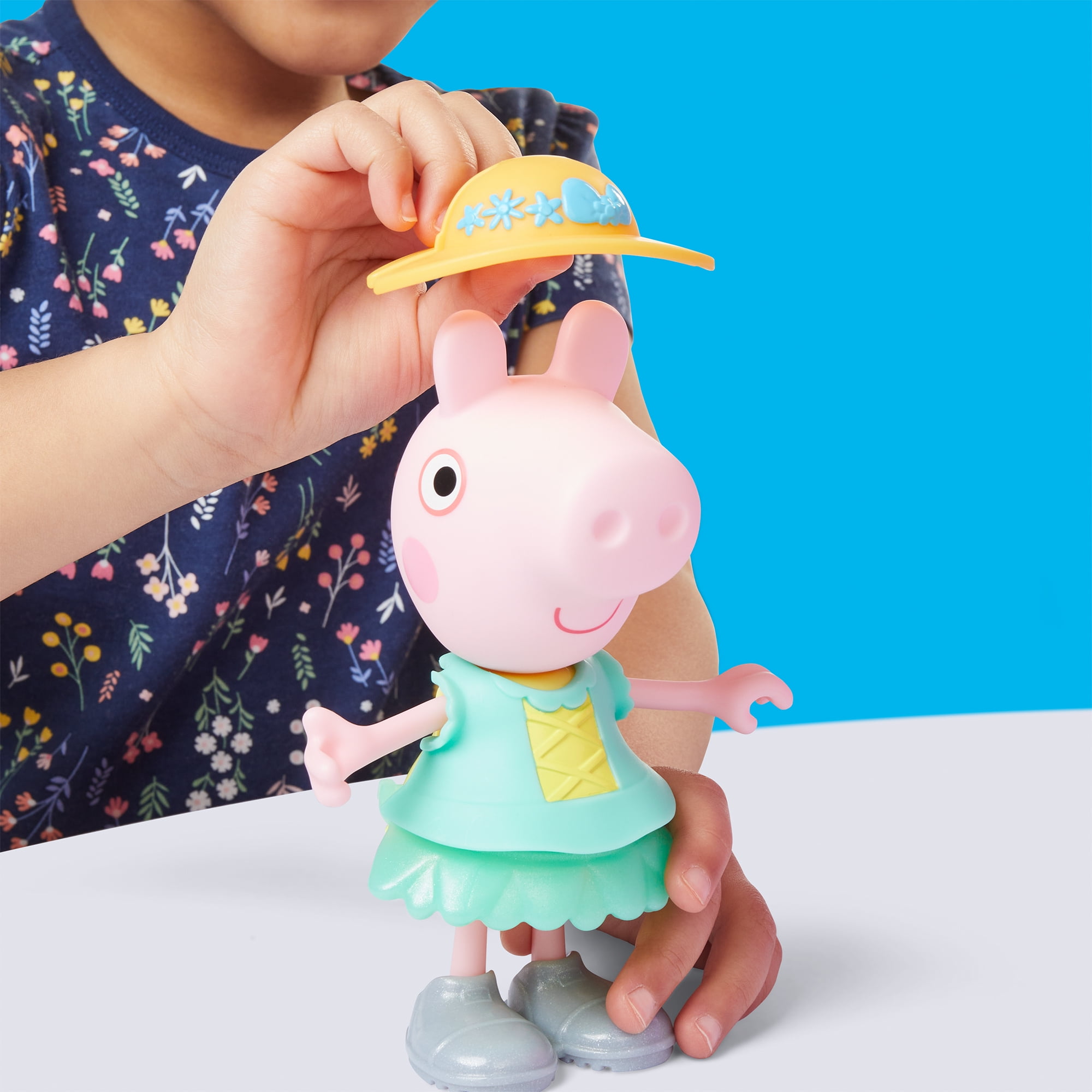 Peppa Pig Toys Peppa's Dress-Up Wardrobe Playset, 6" Figure with 14 Accessories, 3+