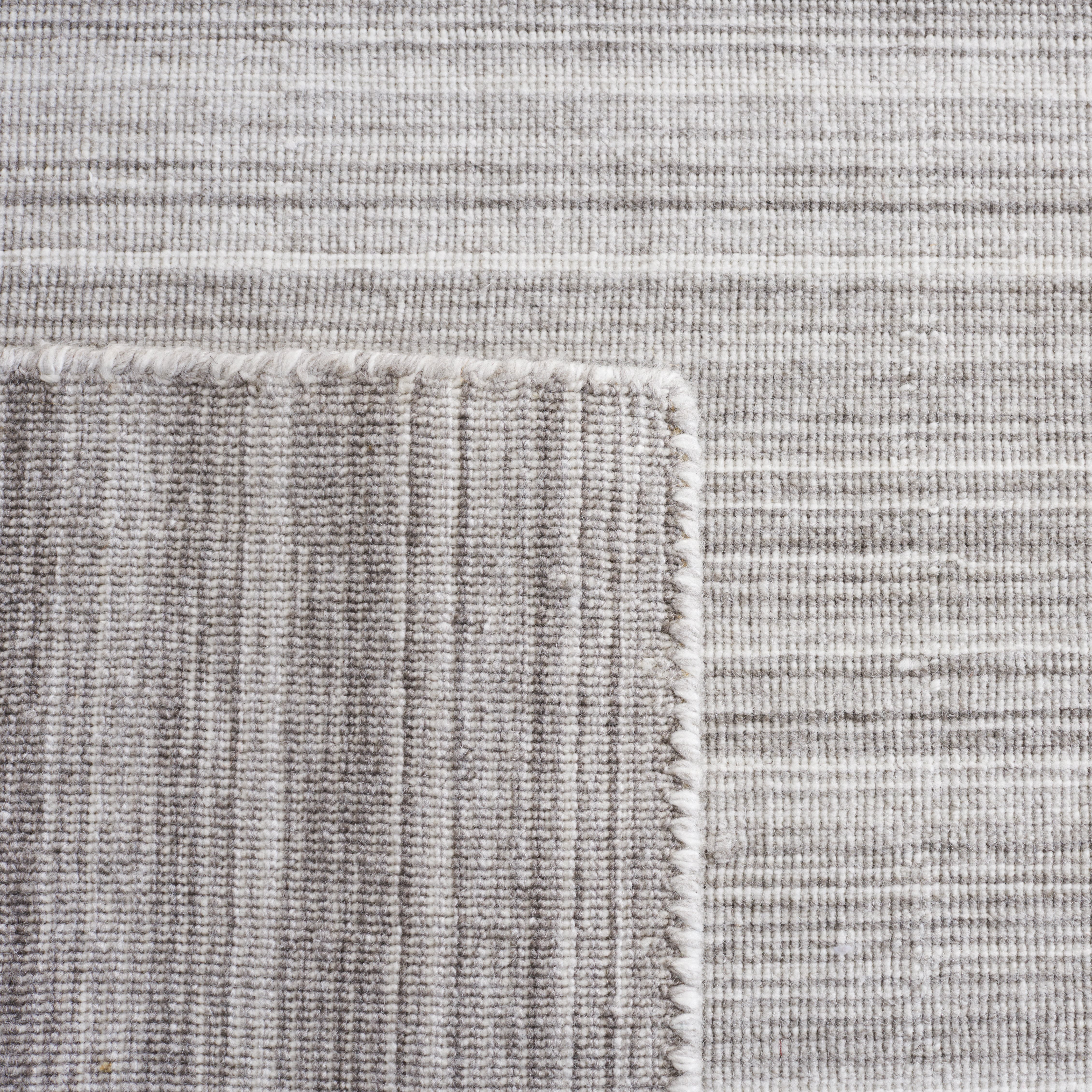 SAFAVIEH Kilim Nadia Striped Polyester Area Rug, Silver, 6' x 6' Square