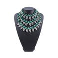thumbnail image 3 of Collar geométrico de aleación Qarigey para mujer con diamantes de imitación verde, 3 of 6