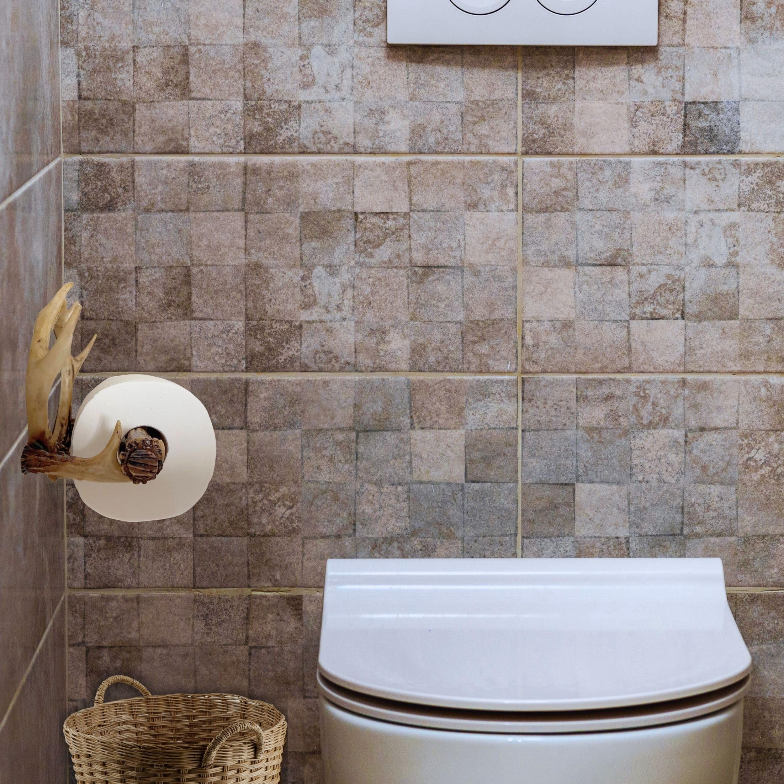 Faux Antler Wall Mounted Toilet Paper Holder - Vintage Rustic Deer Bathroom Decor for Lodge Cabin Style - Toilet Paper Roll Holder for Wall Mounting with Wilderness-Themed for Restrooms