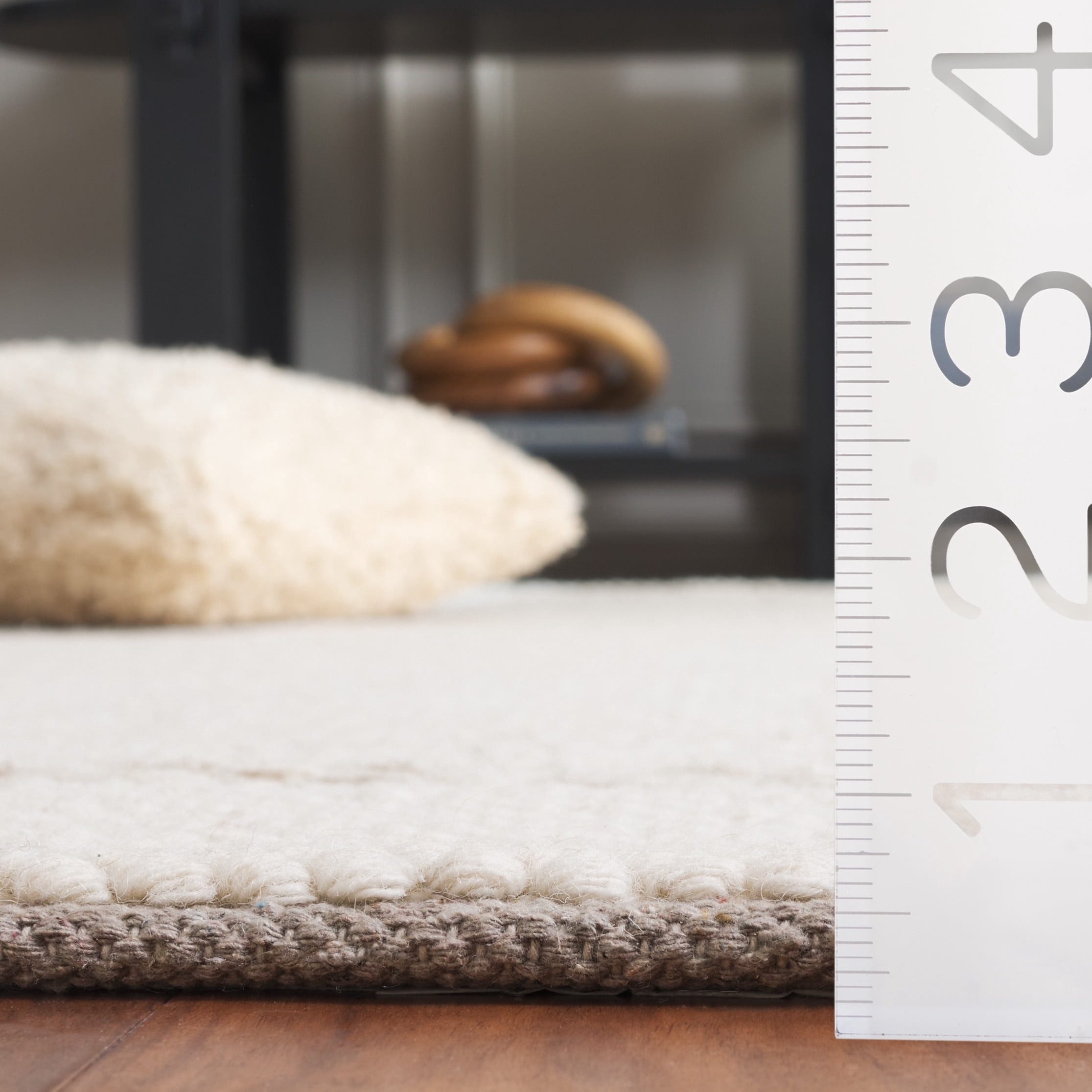 SAFAVIEH Natura Devona Bordered Area Rug, Ivory, 5' x 8'