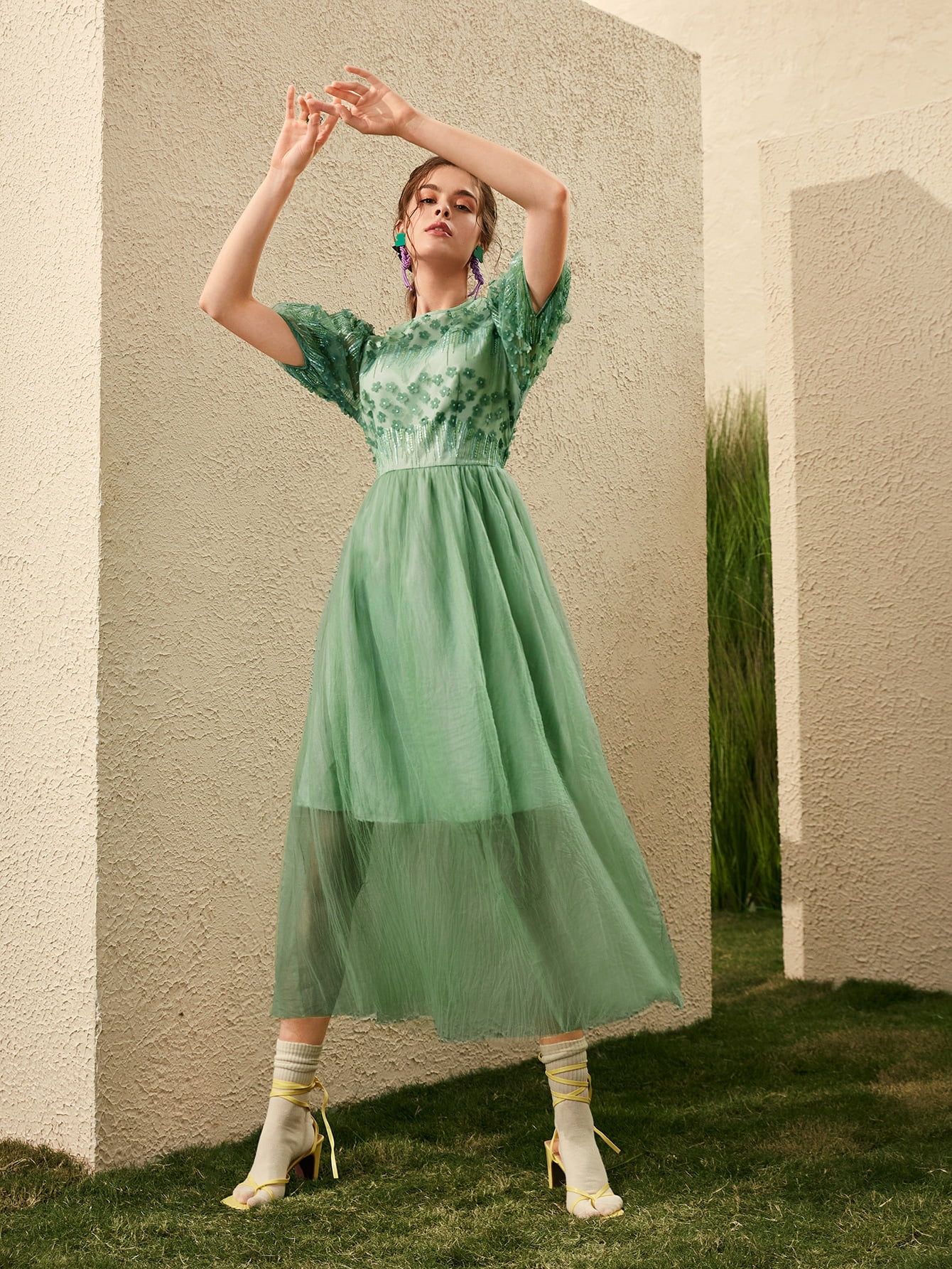 Women's Floral Applique Detail Mesh 