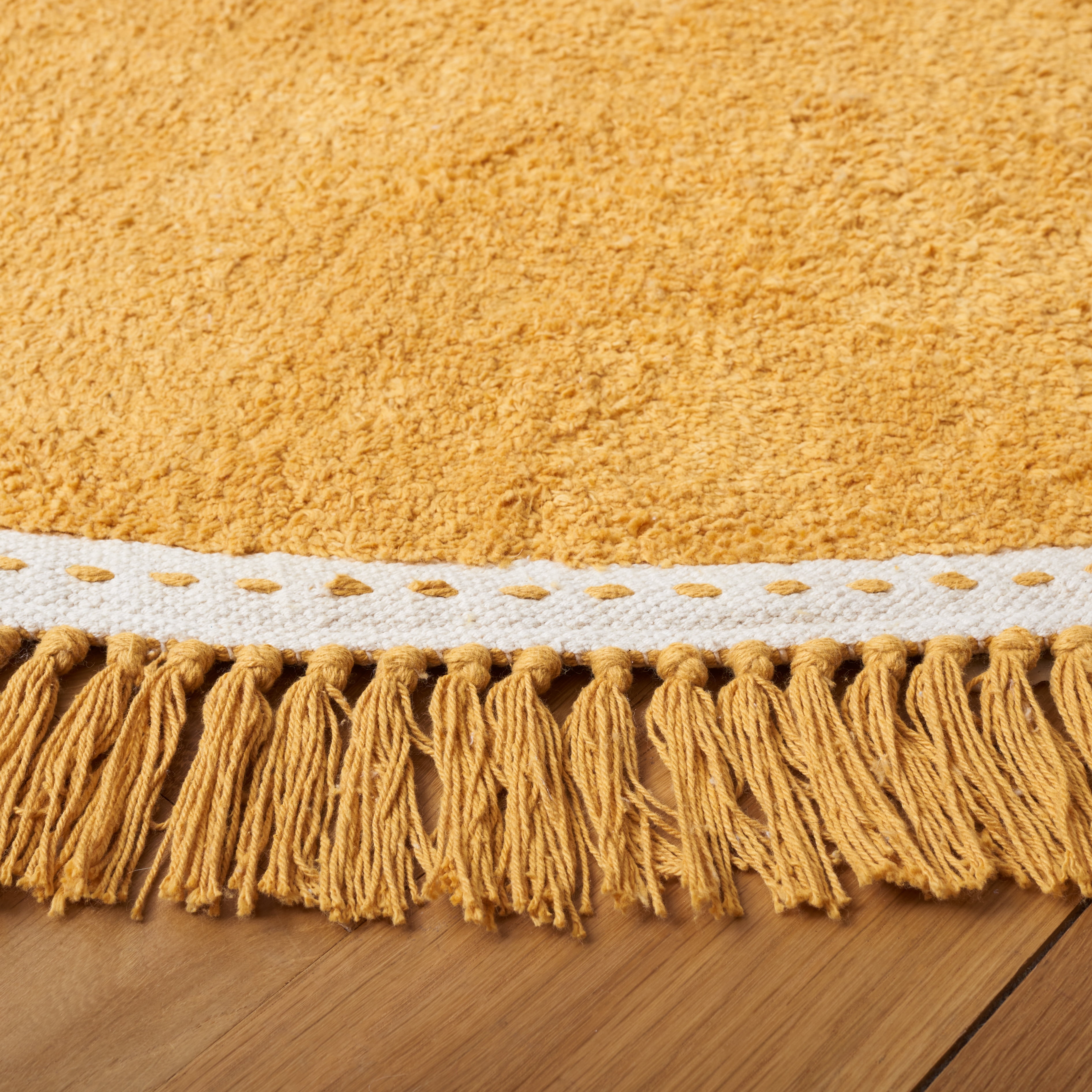 Safavieh Easy Care Willard Solid Cotton Machine Washable Area Rug, Yellow/Ivory, 7' x 7' Round