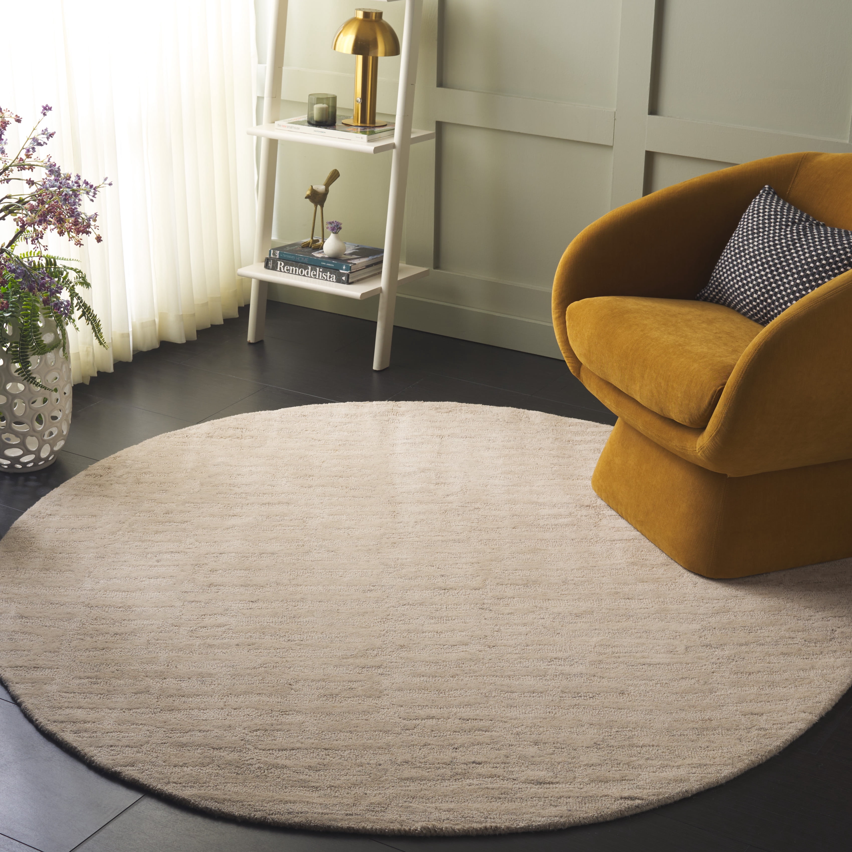 SAFAVIEH Ebony Devereux Distressed Area Rug, Beige, 6' x 6' Round