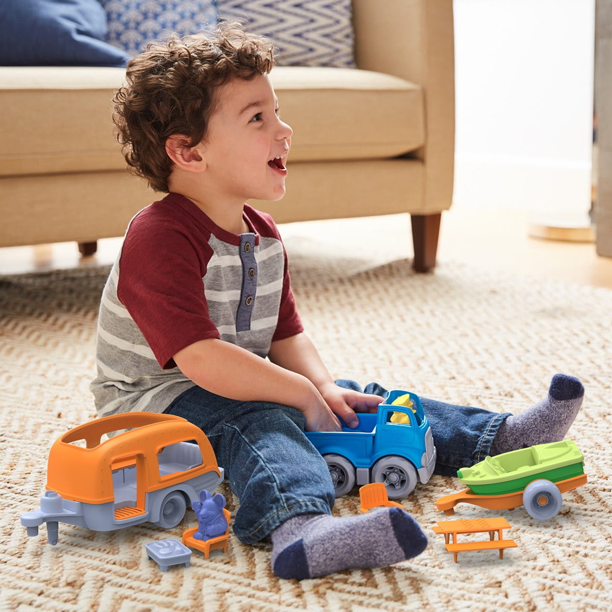 Green Toys RV Camper Set, 10 Piece Play Vehicle Set for Ages 2+