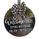 thumbnail image 3 of Bewildely Placa para colgar en la puerta con un cordón, letrero divertido de bienvenida, adorno de para exteriores, decoración marrón para el Kits de decoración para fiestas Bewildely HA020990-00, 3 of 6