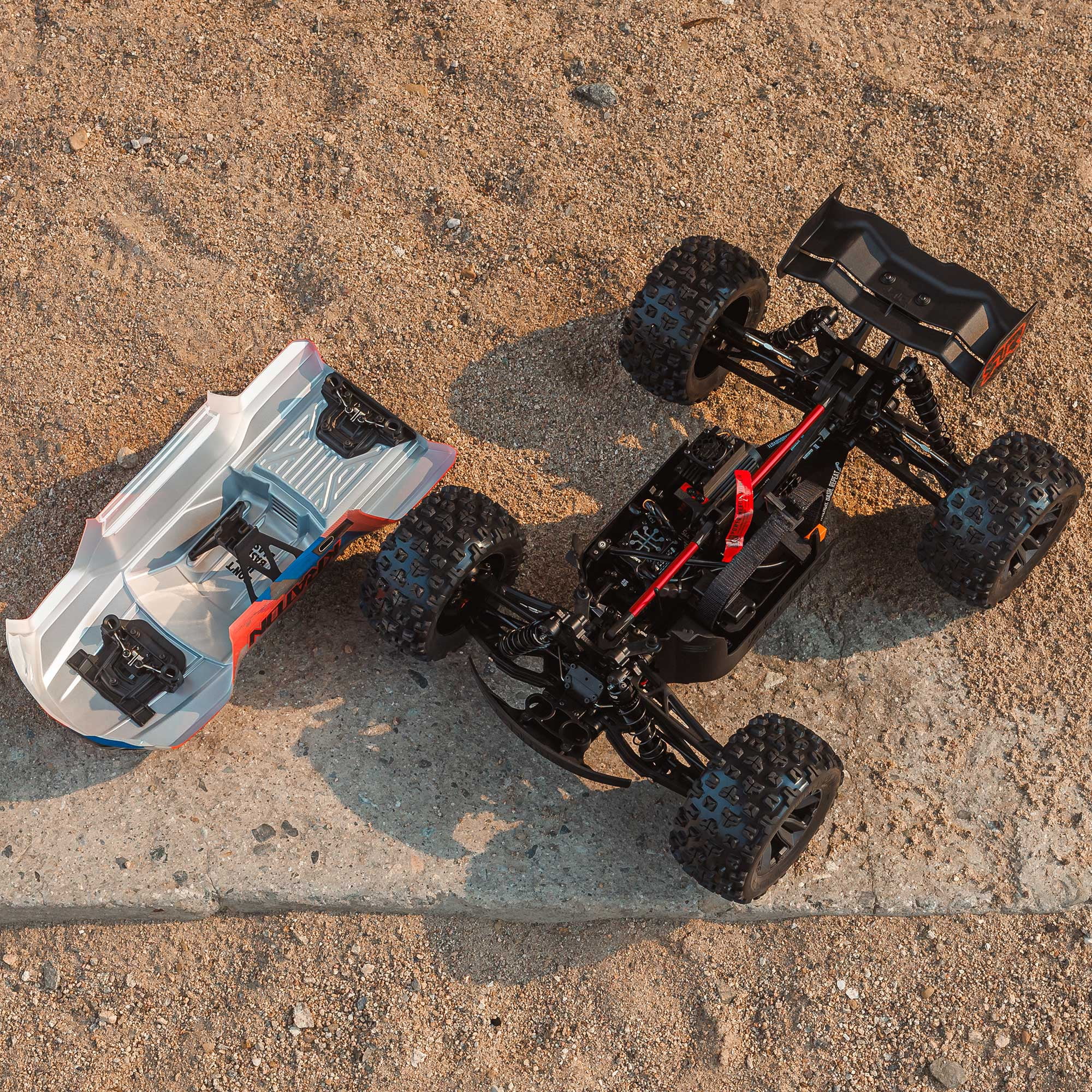 ARRMA RC Truck 1/8 KRATON 4X4 6S BLX BRUSHLESS V6 SPEED TRUCK RTR Battery and Charger Not Included Blue/Orange ARA8608V6T1