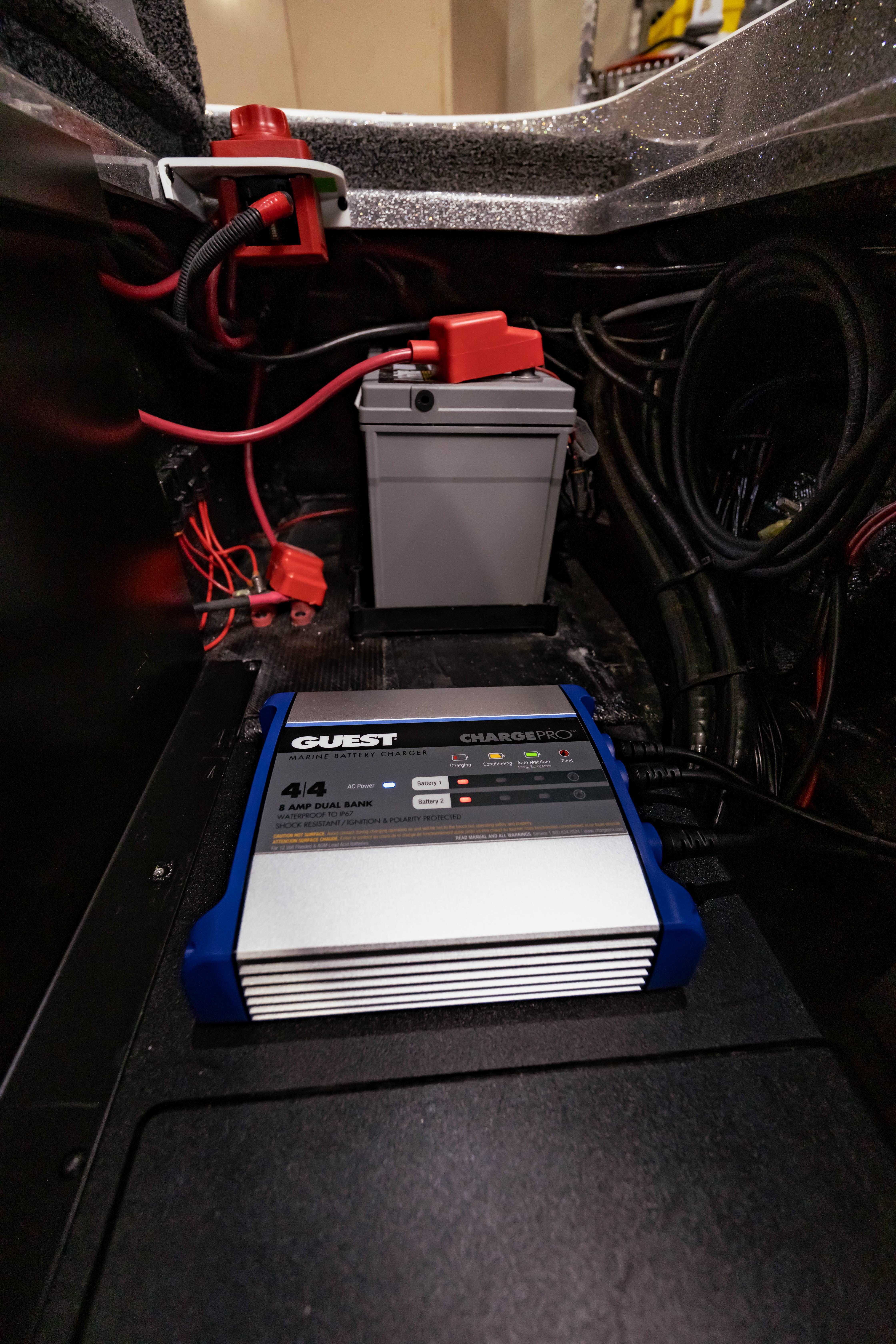 Guest 2707A 12V 8A 2-Bank On-Board Battery Charger for Fresh and Saltwater