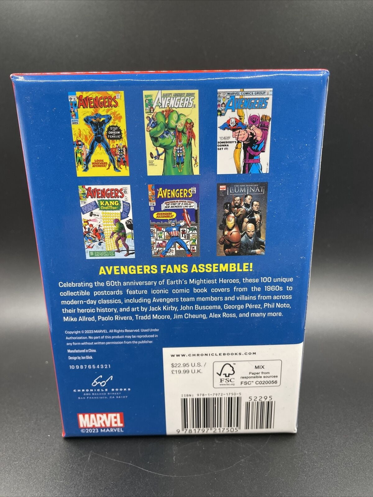Avengers: 100 Collectible Comic Book Cover Postcards (Other