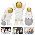 thumbnail image 1 of Figurines d'Astronautes Élégantes, Décorations de Gâteau Durables, Décorations Spatiales à la Mode, 1 of 8