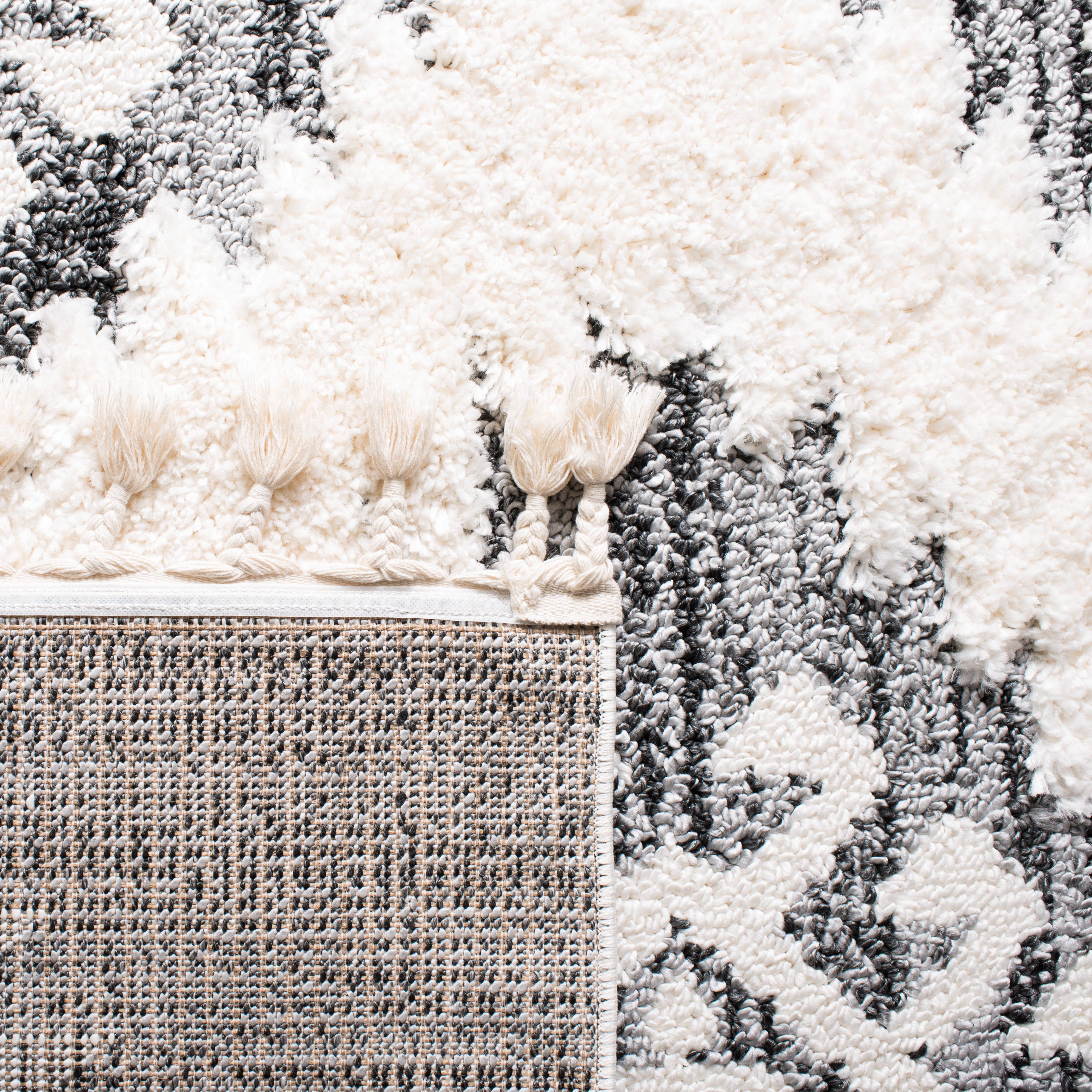 SAFAVIEH Moroccan Tassel Desmond Southwestern Shag Runner Rug, Ivory/Grey, 2'3" x 22'