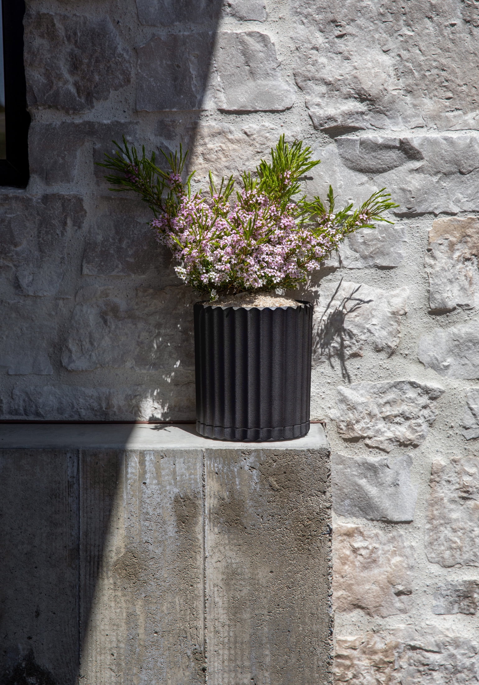 Veradek Mason Series Demi 6" Plastic-Stone Planter 2-Pack Black