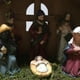 thumbnail image 5 of Estatuas de ,Colección de mesa de figuras de estatuas de ,Figuras religiosas de  para decoración del hogar,conjunto de pesebre adornos Gloria Estatuas de la Sagrada Familia, 5 of 6