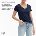 thumbnail image 3 of Camiseta Shirt GAP con cuello en V favorita para mujer, azul marino, talla M, 3 of 3