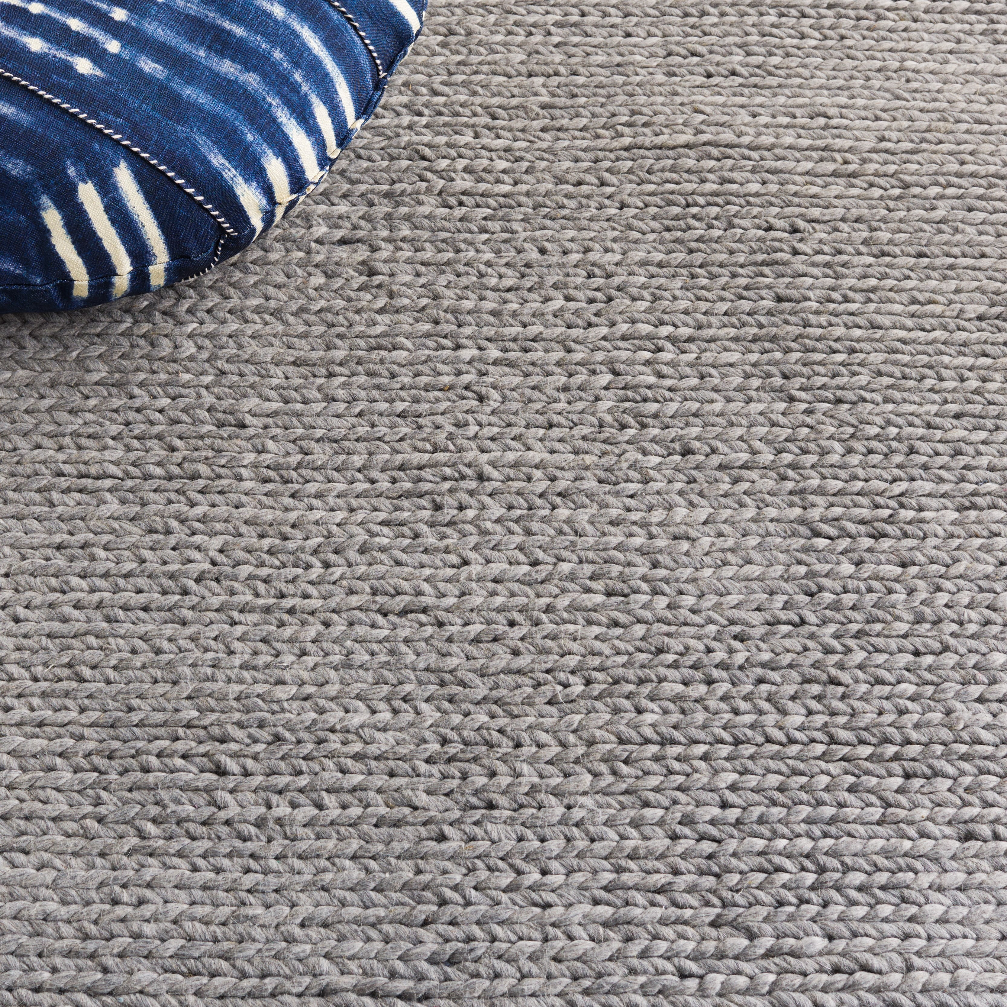 SAFAVIEH Natura Madrid Geometric Runner Rug, Steel, 2'3" x 12'