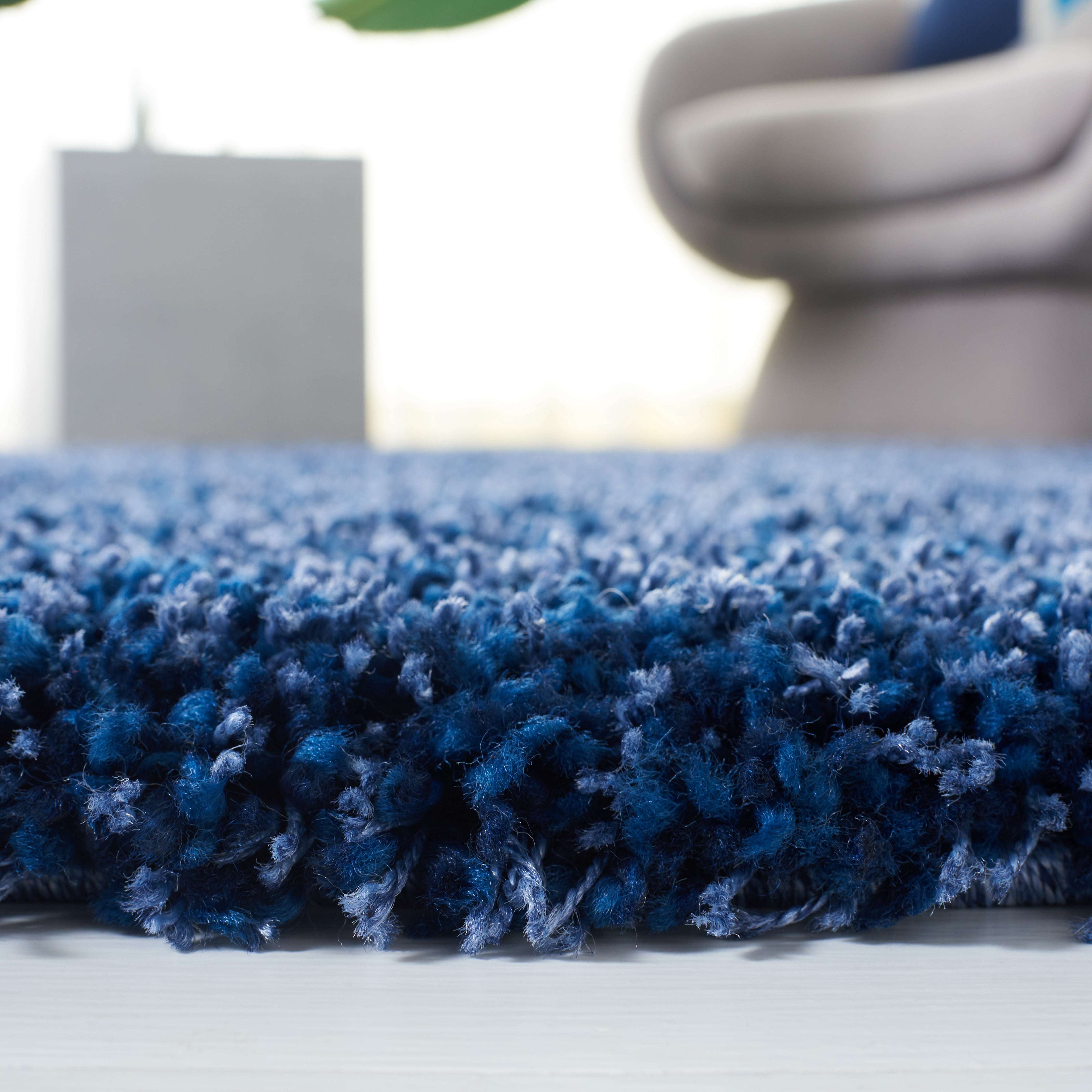 Safavieh Santa Monica Cali Solid Shag Runner Rug, Navy, 2'3" x 5'