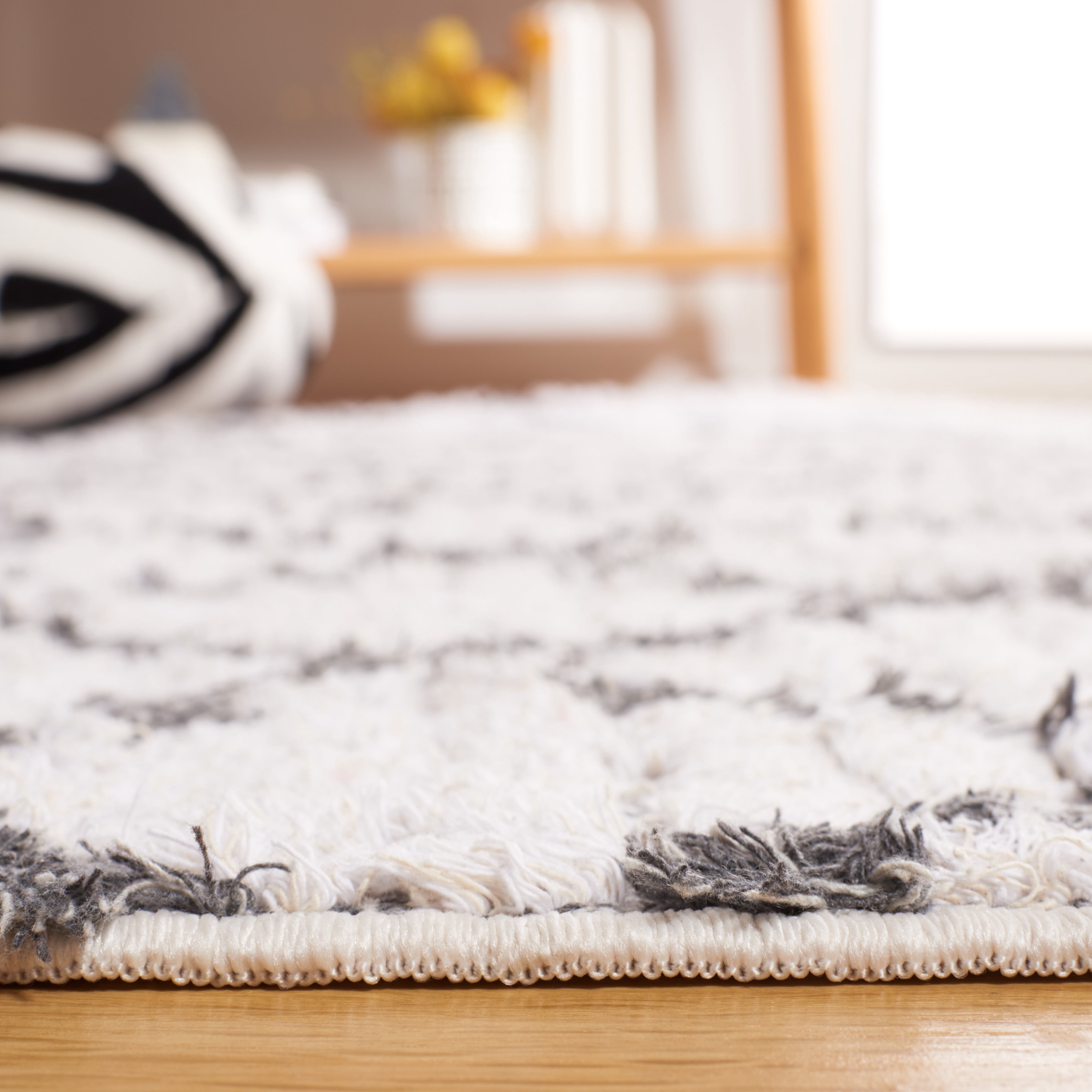 SAFAVIEH Augustine Stuart Geometric Area Rug, Ivory/Gray, 6'4" x 6'4" Square
