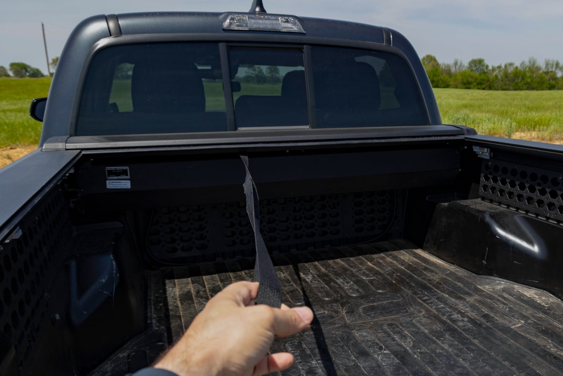 Rough Country Retractable Bed Cover for 16-23 Toyota Tacoma