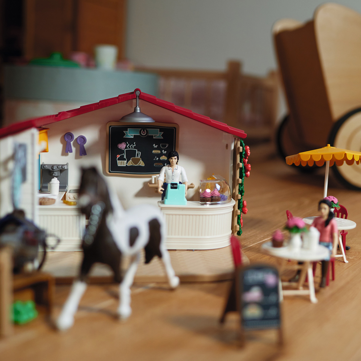 Schleich - Horse Club: Equestrian Rider Café with Horse Toy & Accessories, 66 Pcs