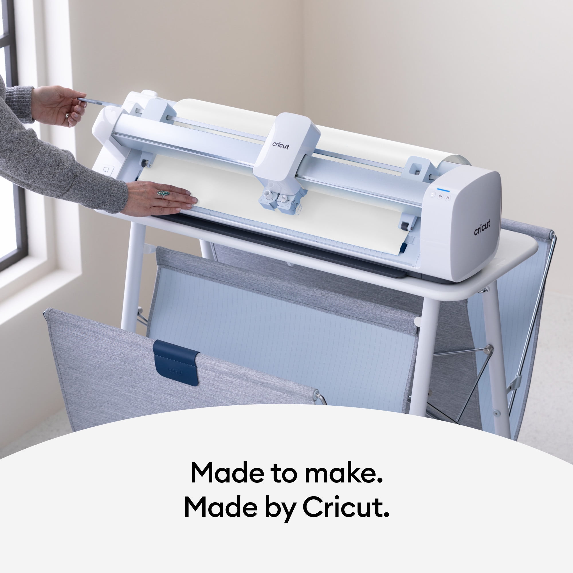 Cricut Venture Smart Iron-On Vinyl (25 in x 12 ft), 25" x 144"