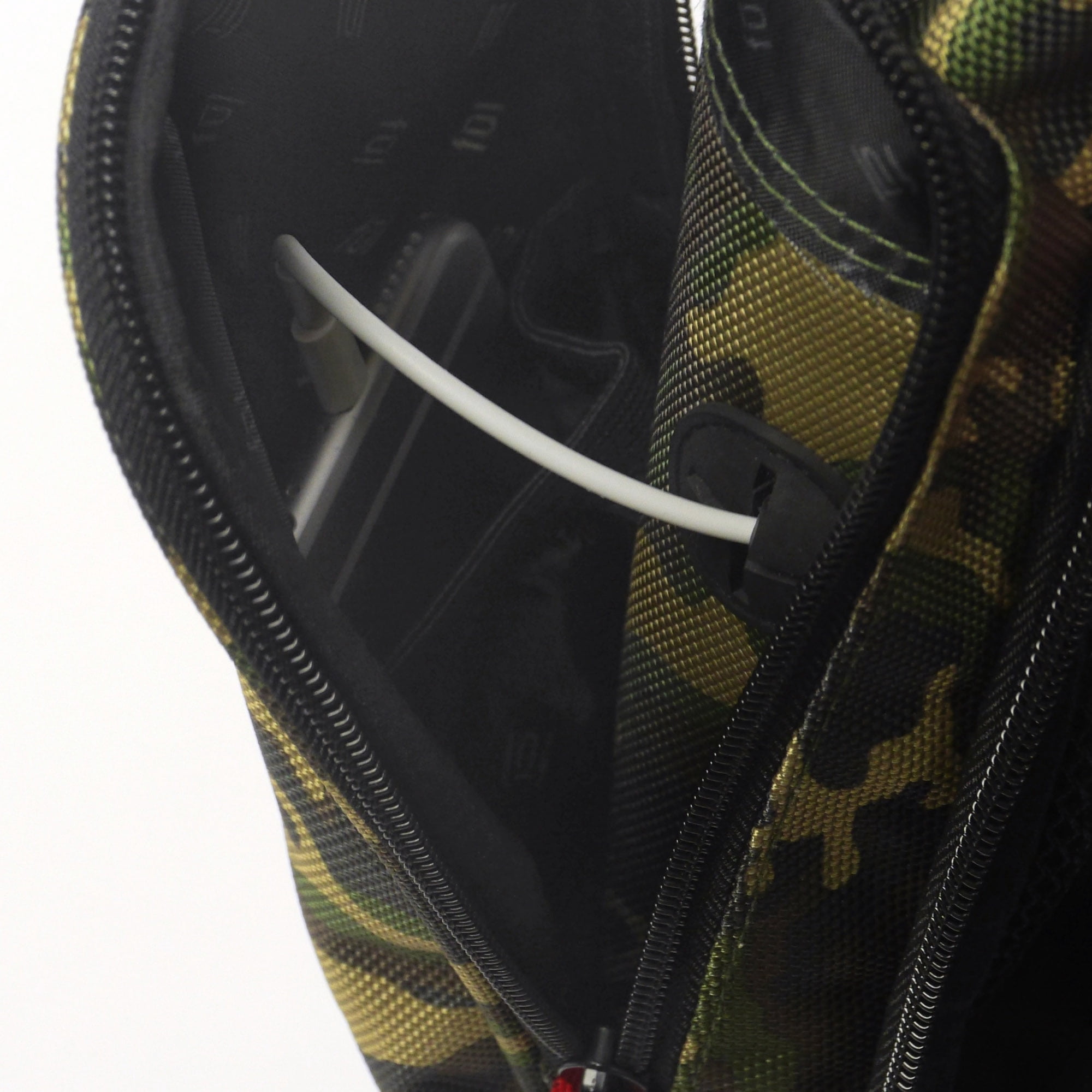 20l motorcycle helmet bag with hidden helmet net KEMIMOTO 27-35L Motorcycle Helmet Backpack main image 0