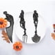 thumbnail image 4 of Juego de cubiertos con forma de calavera de esqueleto, juego de cubiertos de 3 piezas, incluye cuchara, tenedor y cuchillo, vajilla de diseño moderno, aspecto fantástico (negro), 4 of 5