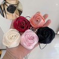 thumbnail image 4 of Gargantilla con forma de rosa Yashi color beige 57754 color negro, 4 of 5