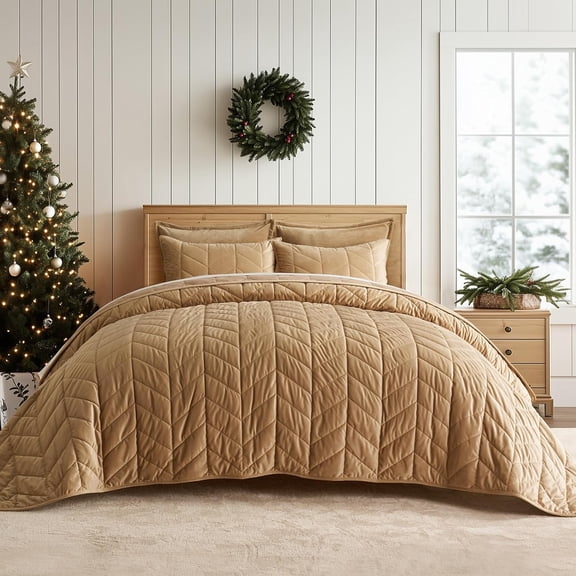 3 Pieces Luxurious Queen Velvet Quilts, Ultra Soft Lightweight Velvet Comforter Set, Matelasse Oversized Diamond Bedspread Coverlet for All Season with 2 Shams, Khaki Tan, 92"x96"