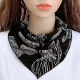thumbnail image 4 of RV 2 protectores de cuello para mujer en algodón de invierno nacarado cálido triángulo bufanda versátil moda bufanda cuello falso (patrón negro) Brillar Electrónica, 4 of 5