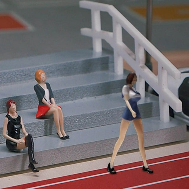 Maoww Resin 1:64 Girl Figure Handpainted for Diorama Scenery Collections Layout Uniform Walking
