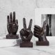 thumbnail image 3 of Escultura de mano creativa para decoración, estatua de resina para dedo, escultura para el hogar y la oficina, 3 of 5