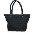 thumbnail image 2 of Bolsa Tote XL Tonya de nylón acolchado Steve Madden, 2 of 5