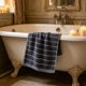 thumbnail image 5 of Toalla turca para secar el vello corporal | Tejido suave, altamente absorbente y de secado rápido | Ligera para el baño, la playa, el gimnasio, la ducha y los viajes., 5 of 6