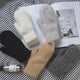 thumbnail image 2 of Guantes de mujer de invierno de imitación de piel de conejo y terciopelo gruesos, resistentes al frío, cálidos, guantes de estilo coreano, 2 of 6