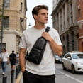 thumbnail image 1 of Bolso bandolera de piel sintética para hombre – Bolso de hombro informal de negocios para viajes, trabajo y uso diario., 1 of 6