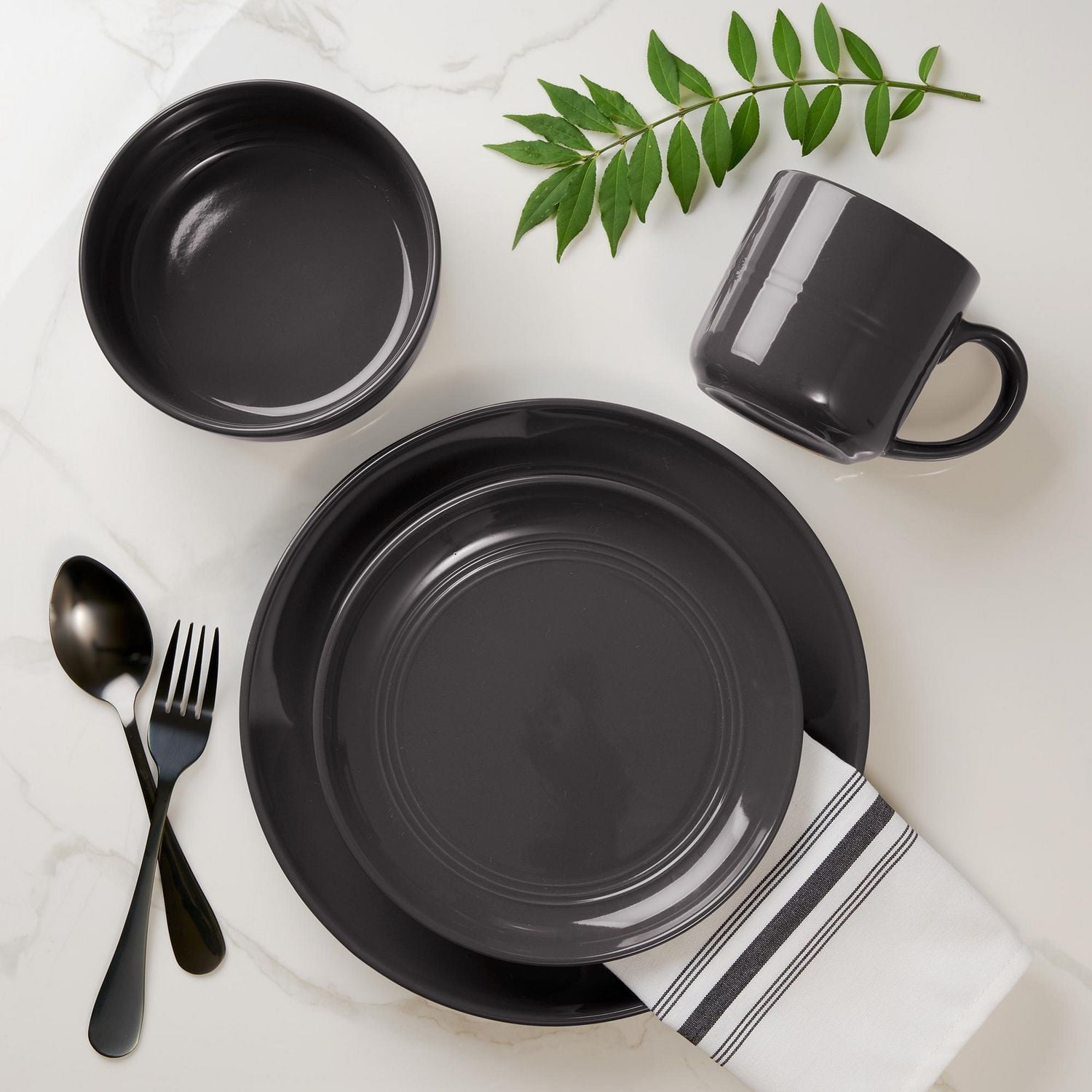 Safdie & Co. Ensemble A Diner 16PC Harmony