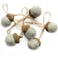 thumbnail image 1 of Paquete de 24 adornos de fieltro de bellota, pompones de fieltro de lana, guirnalda de bellota, bolas de fieltro con cuerda para árbol de Navidad, chimenea, pared, decoración del hogar, gris, 1 of 4