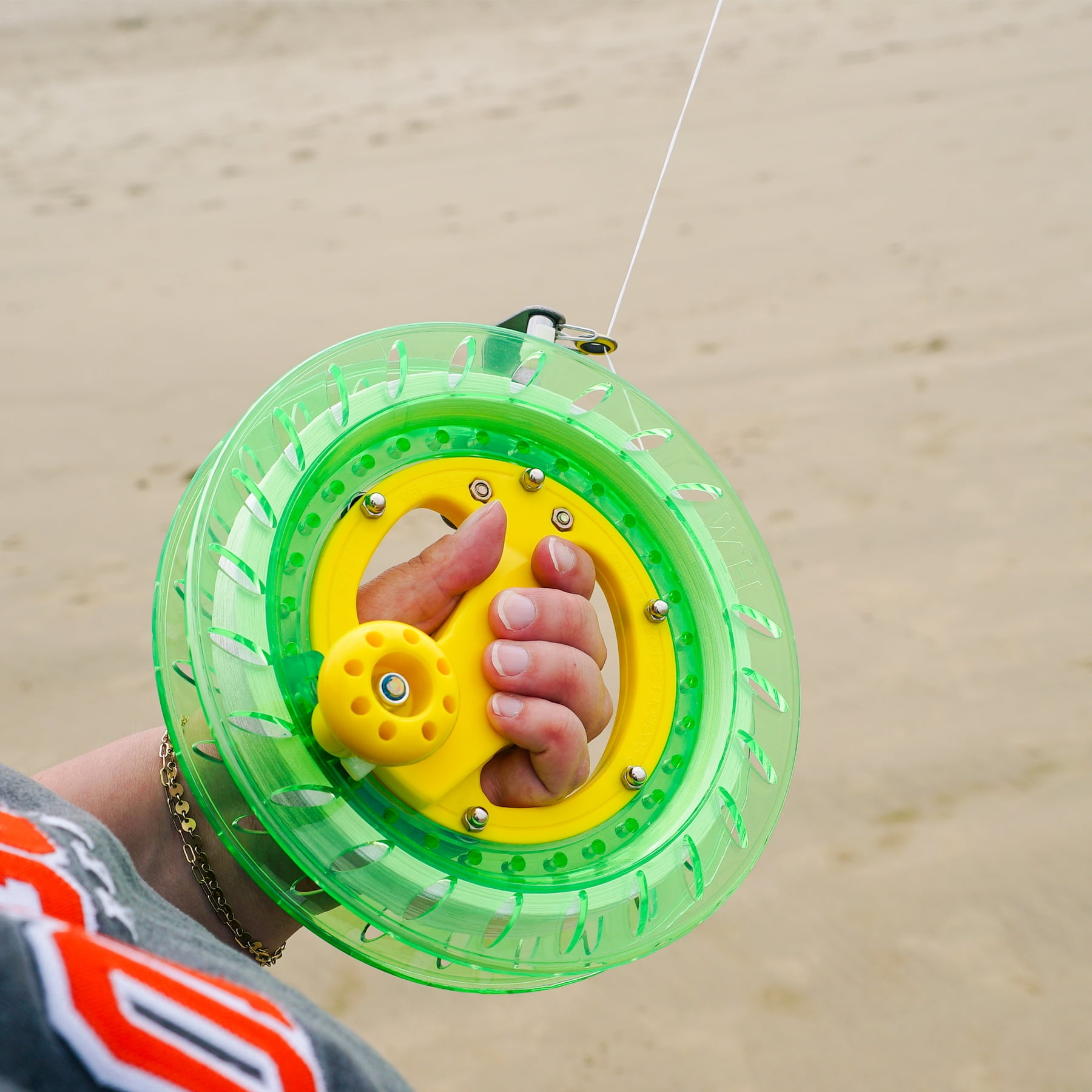 In the Breeze 3446 — 50 LB x 640' 8-inch Braided Line Kite Reel, Green — Kite Flying Accessory — Kite Reel with Line