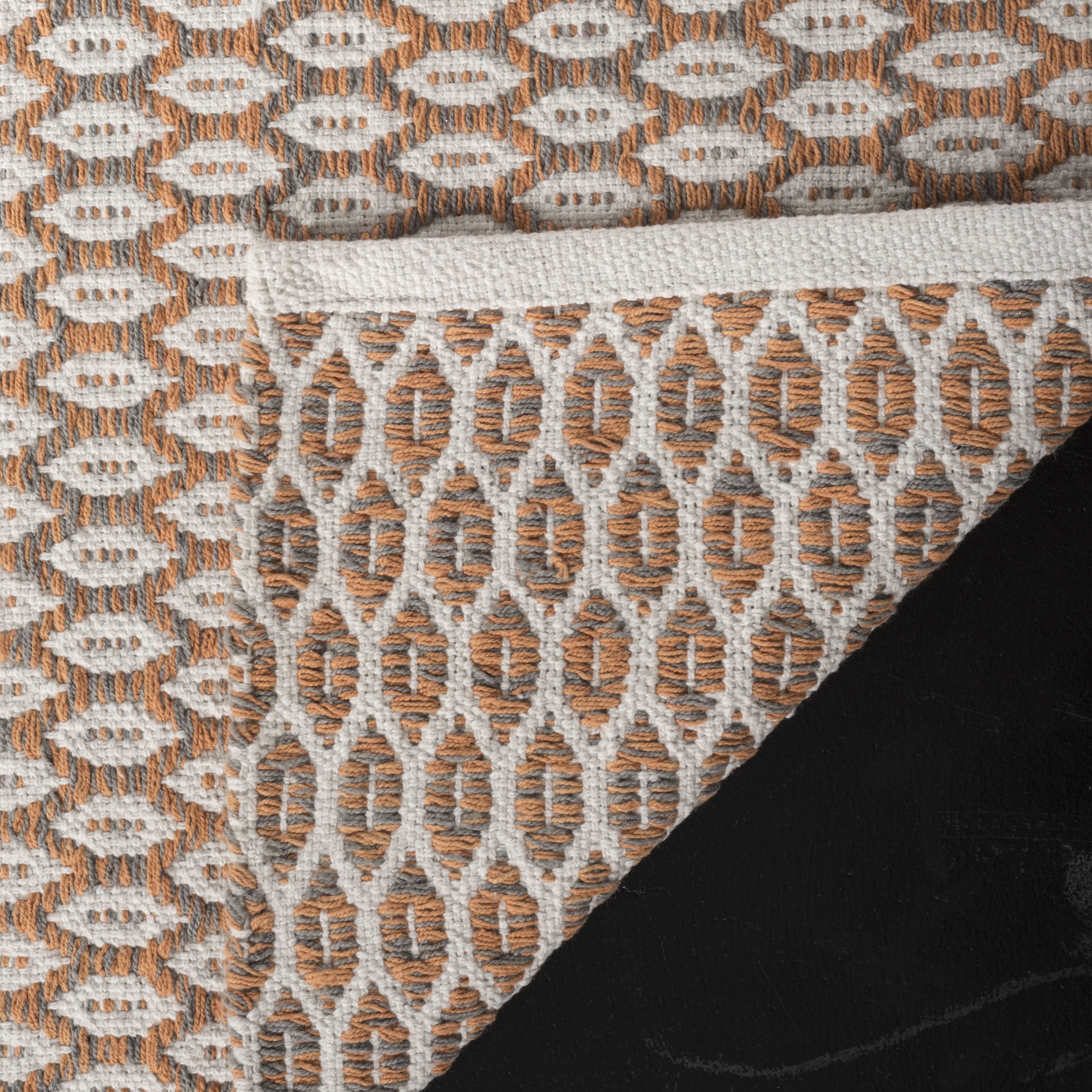 SAFAVIEH Montauk Crystal Geometric Cotton Area Rug, Orange/Ivory, 6' x 6' Square