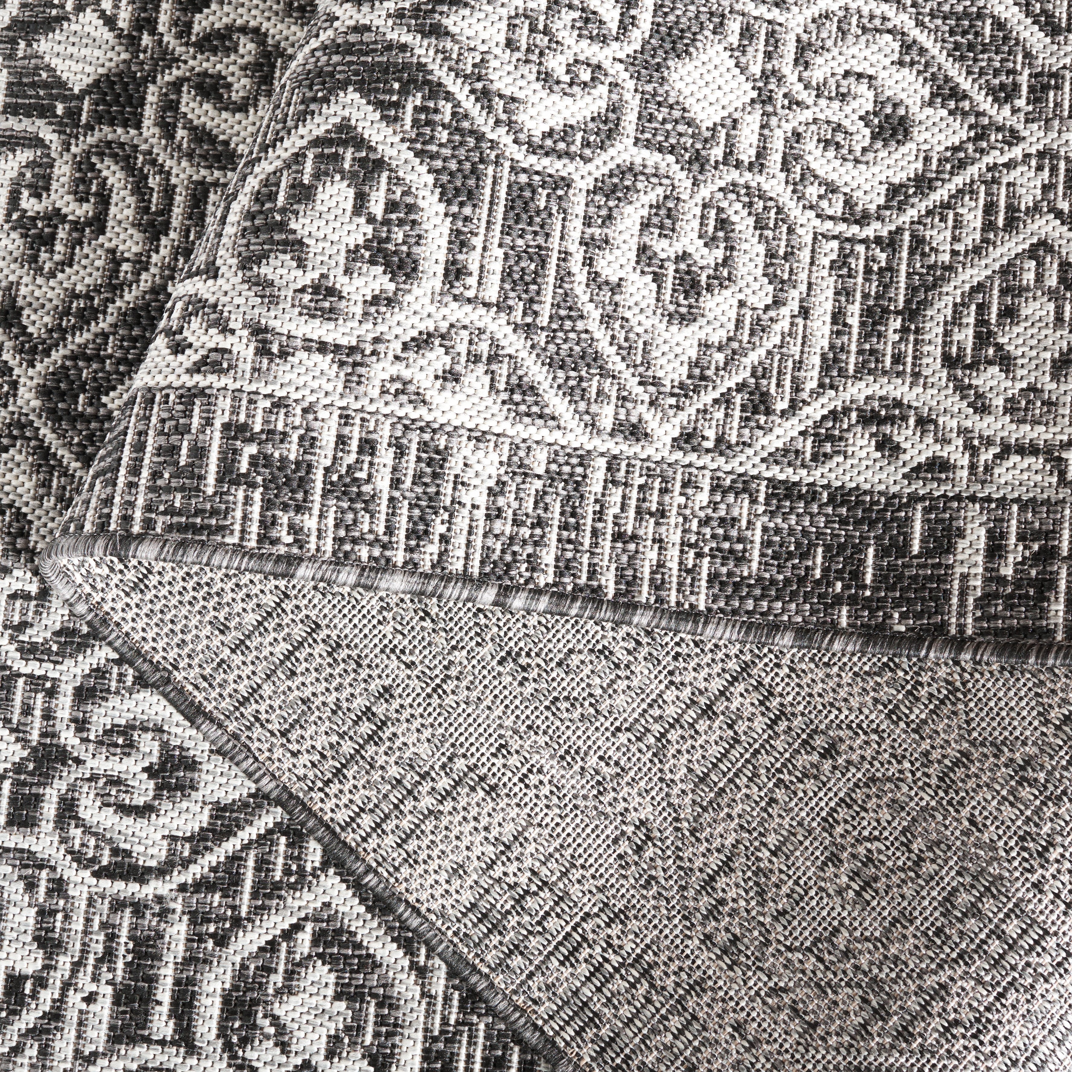 SAFAVIEH Courtyard Amber Damask Indoor/Outdoor Area Rug, Black/Light Grey, 5'3" x 7'7"