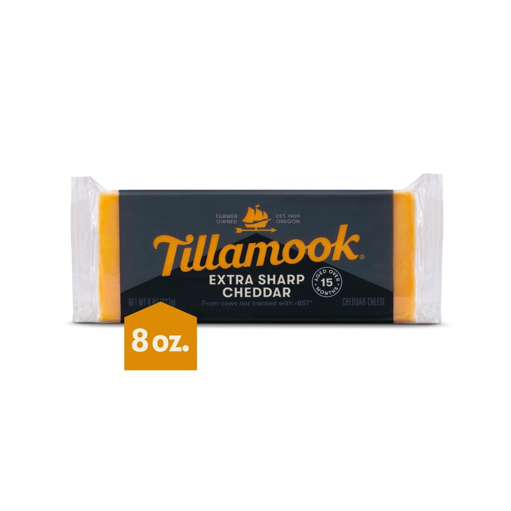Tillamook Extra Sharp Cheddar Cheese Block, 8 oz (Aged 15 Months)