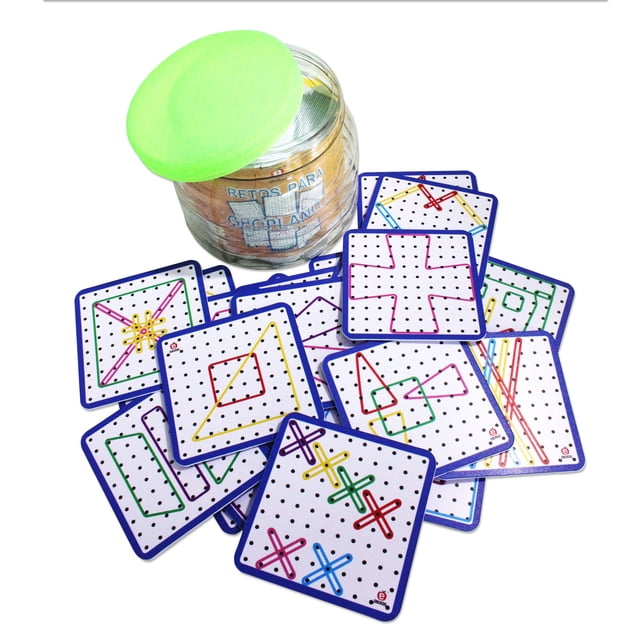 retos para geoplano 1 Juego didáctico educativo multicolor con fichas cuadradas perforadas y bandas elásticas formando patrones geométricos, incluye envase transparente con tapa verde; para desarrollar percepción visual, auditiva y habilidades espaciales, y a menudo usado para prácticas de trazado y coordinación motriz.
