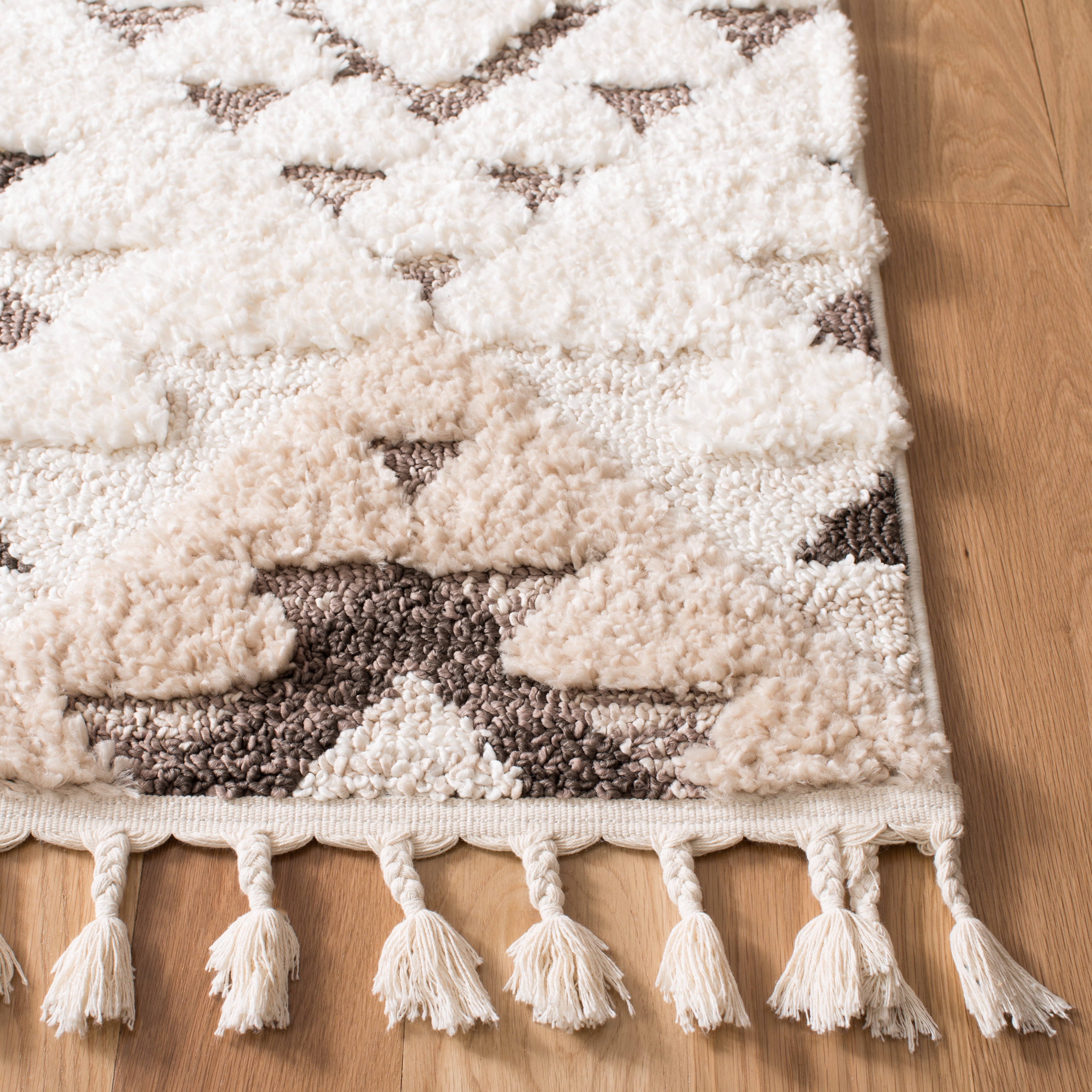 SAFAVIEH Moroccan Tassel Larry Geometric Shag Area Rug, Ivory/Brown, 11' x 15'