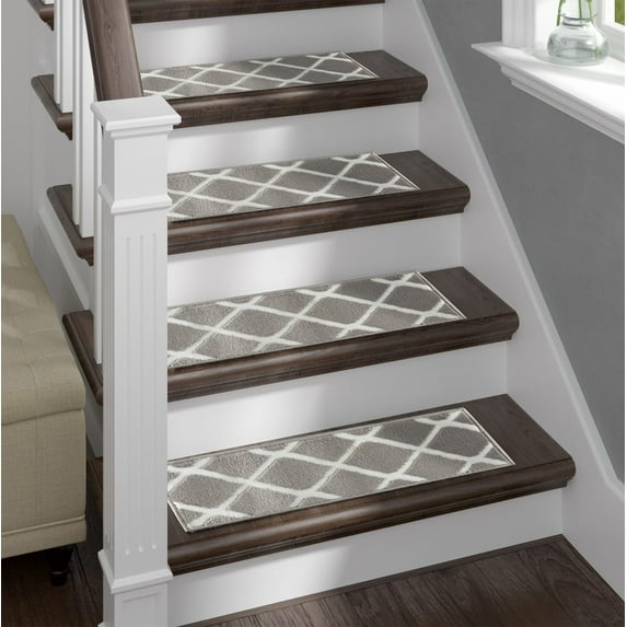 The Sofia Rugs, Modern Carpet Stair Treads, Geometric, 9"x28", Willow Gray, 100% Polypropylene