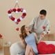 thumbnail image 3 of Guirnalda de pompones con forma de corazón para San Valentín | Decoración romántica con bolas de amor para habitaciones y fiestas, 3 of 6